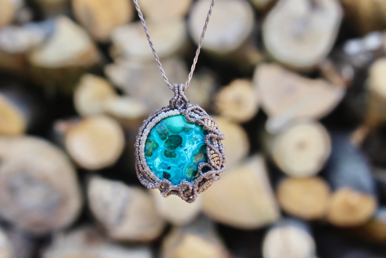 Chrysocolla malachite micro macrame pendant
