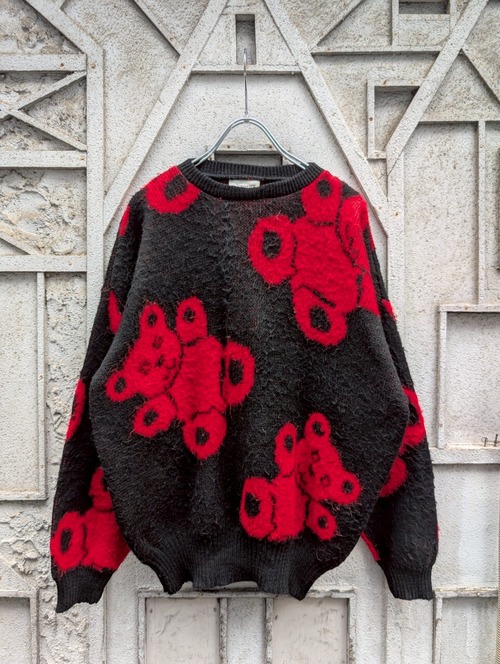 "BEAR KNIT"