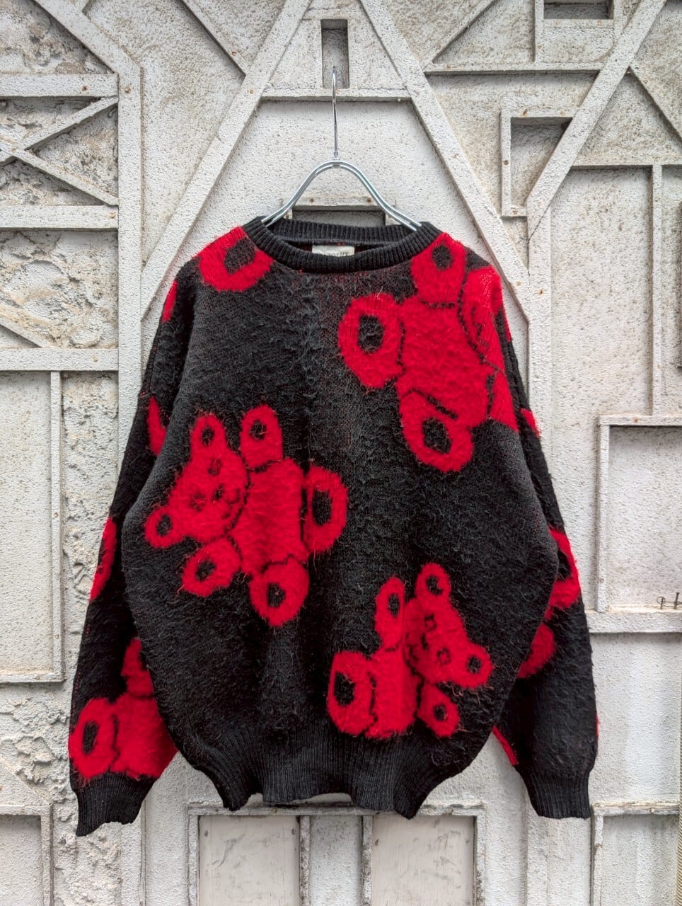 "BEAR KNIT"