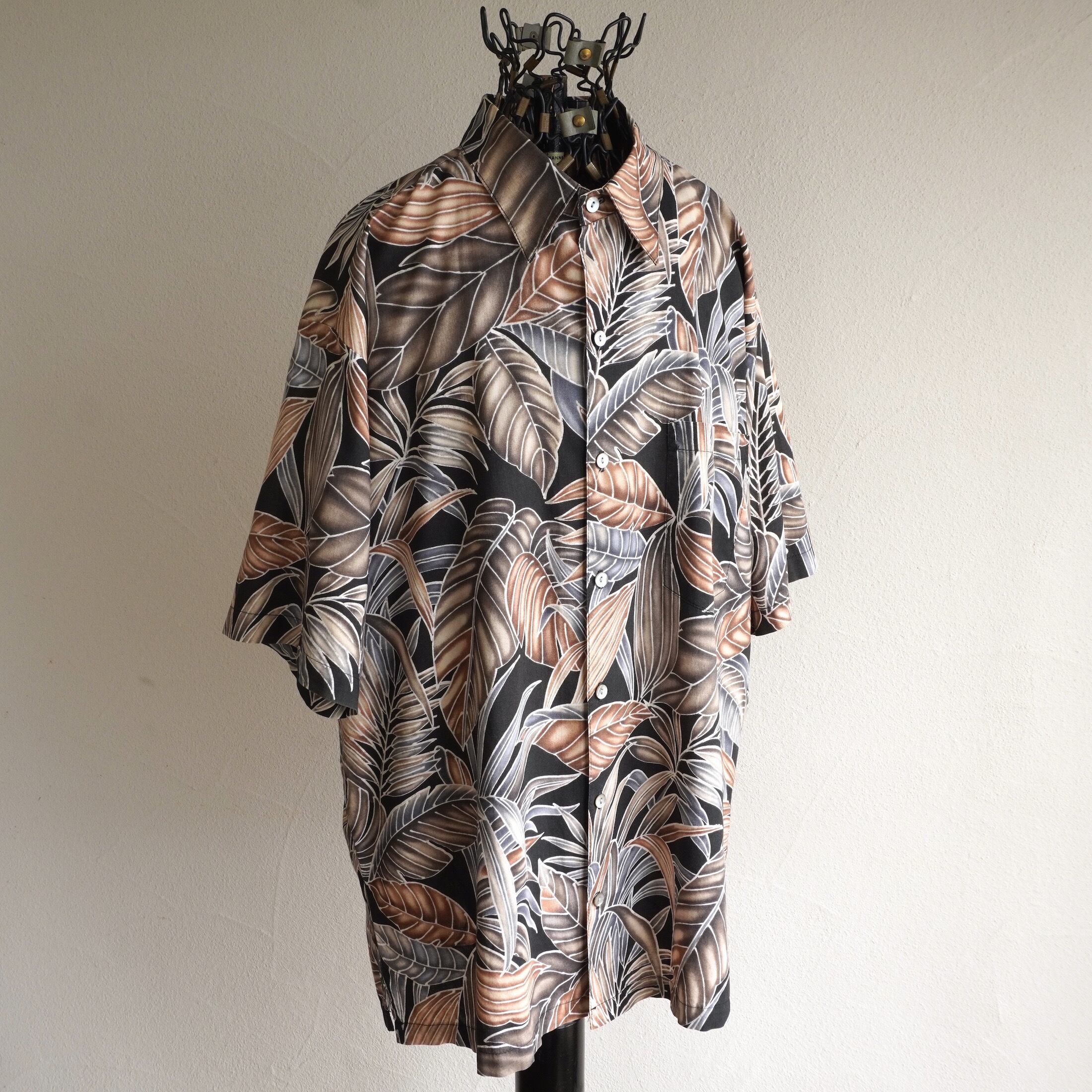 入手困難　超激レア物　当時物アロハキャリア正規品　ヴィンテージ品　新品未使用品 1990's HAWAII製 [Tori Richard] ボタニカルプリント コットンローン