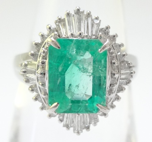 【高級】総2ct超　天然エメラルド　ダイヤリング　プラチナ　～【Luxury】 Natural emerald diamond platinum 2 carats or more in total～