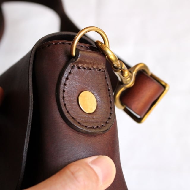 vasco レザーポストマンショルダーBAG SMALL VS-249L （ブラウン） | C