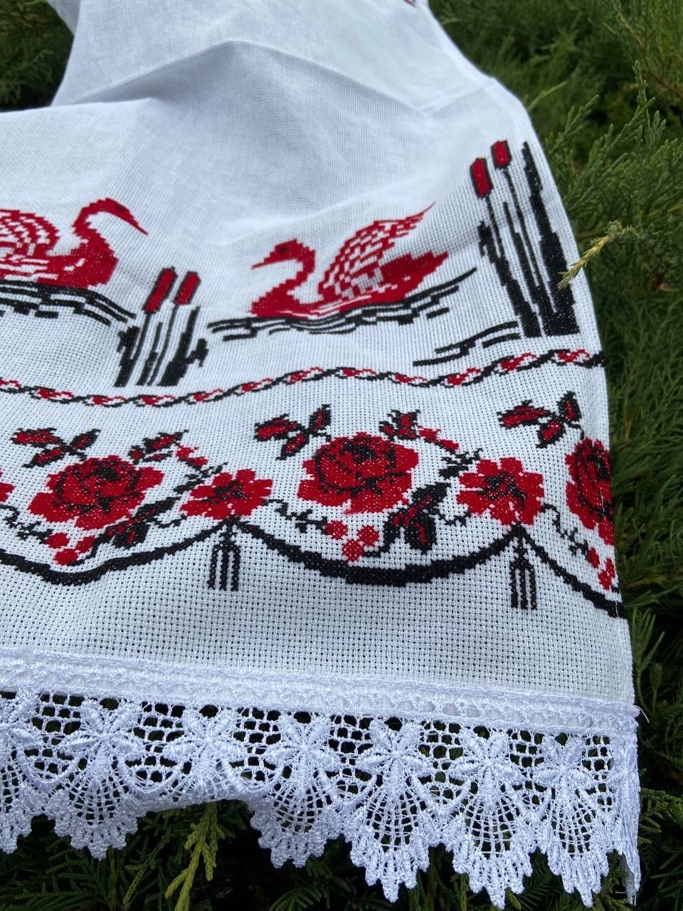 ウクライナ伝統手刺繍祭具タオル「ルシニク」 | ウクライナ刺繍と伝統