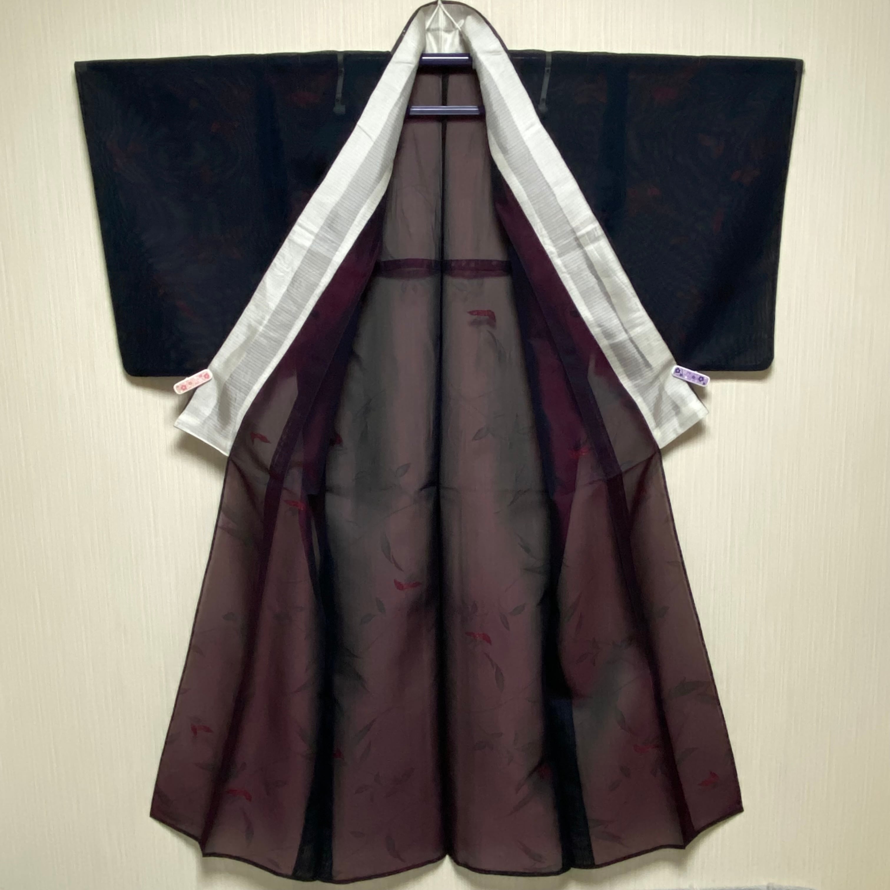 薄物 紗】小紋 夏着物 葉模様 リーフ 黒色 中紅色 清涼感 昭和レトロ