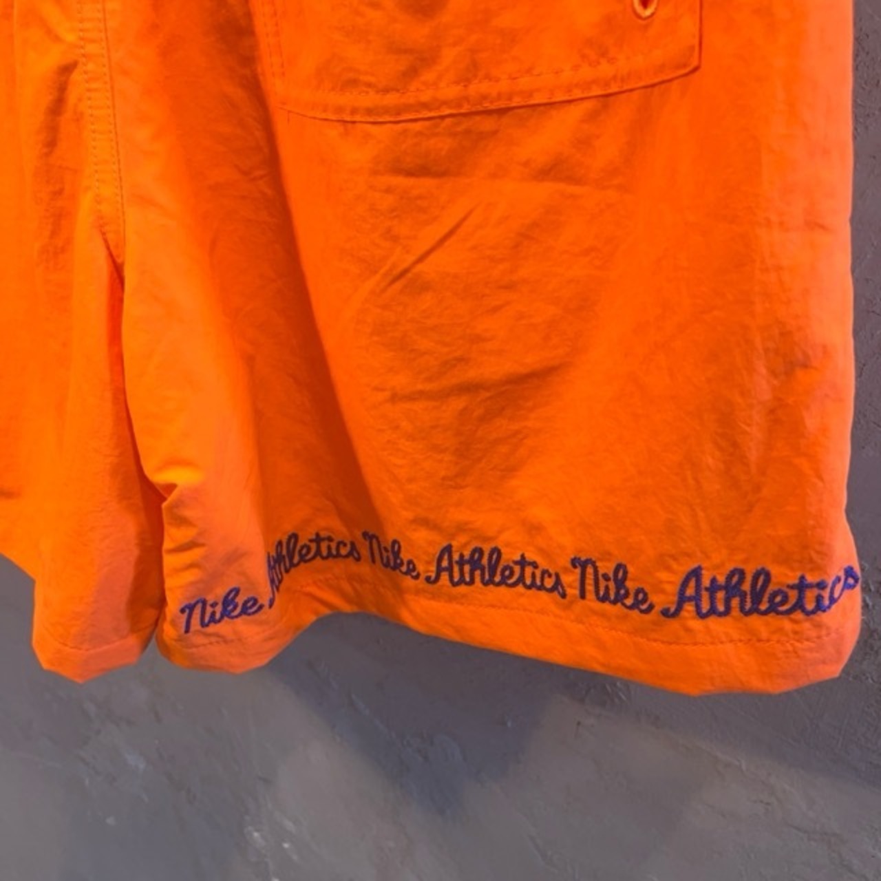 【新品/M】Nike オレンジ ショートパンツ