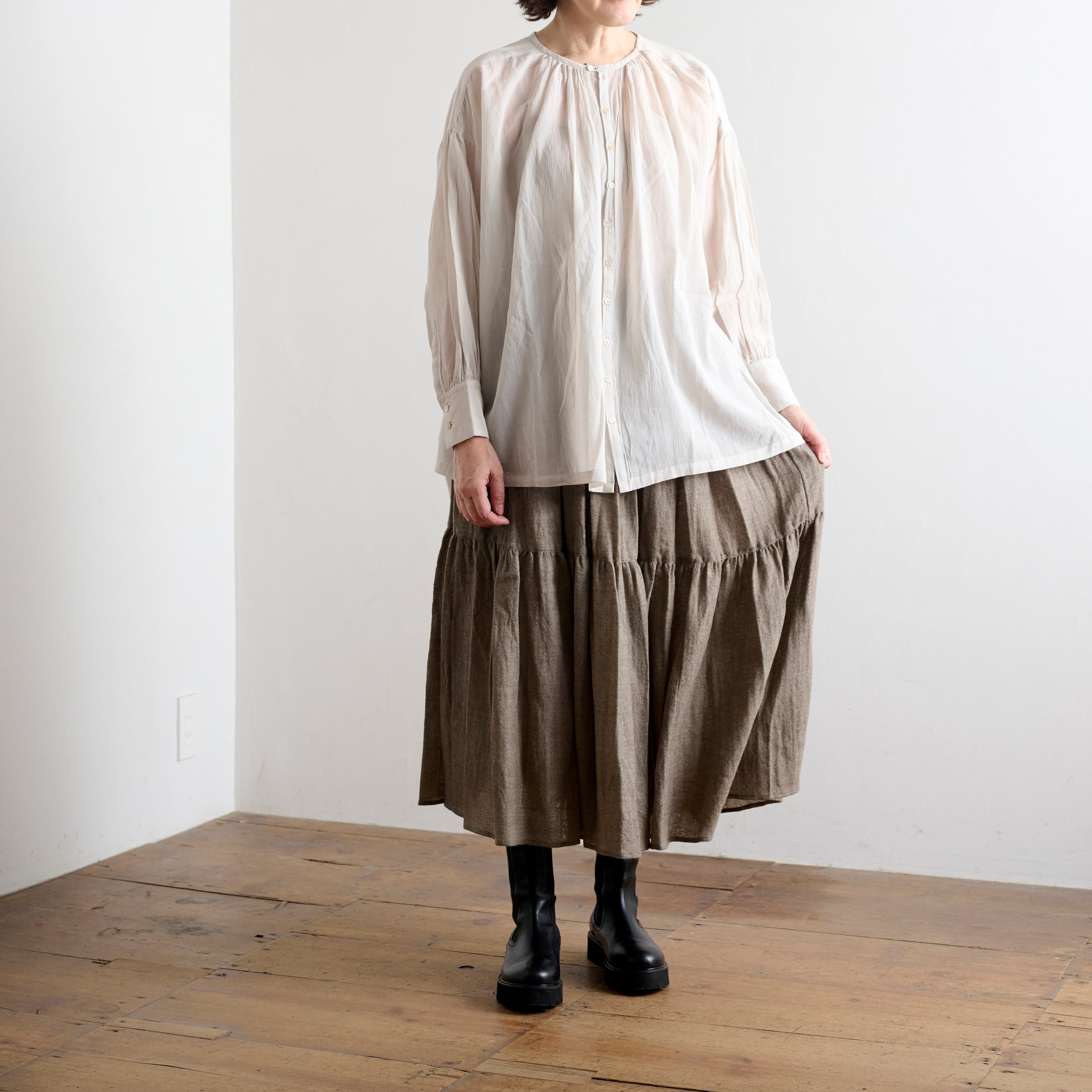 suzuki takayuki スズキタカユキ chiffon blouse pale mist suzuki takayuki スズキタカユキ chiffon blouse pale mist