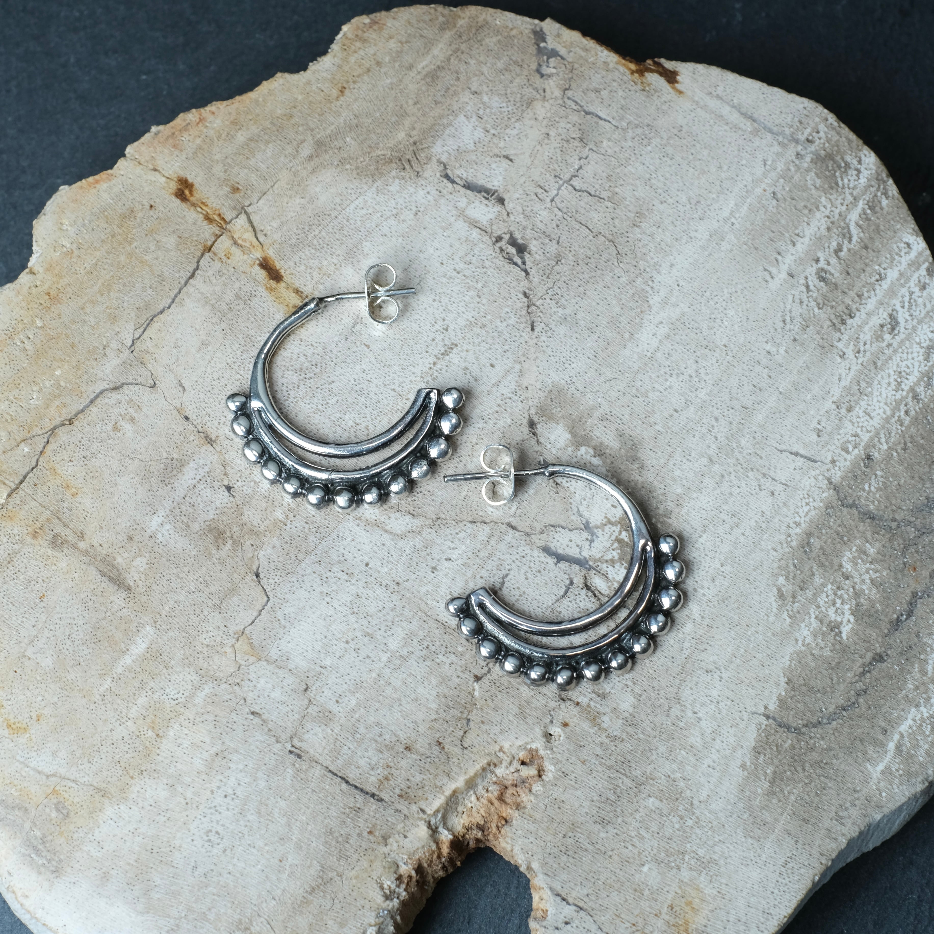 メキシコ タスコ製 シルバー925ビッグデザインフープピアス/軽研磨