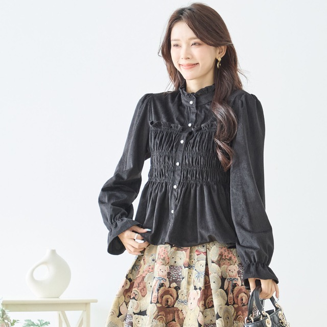 anie studio パール釦付きシャーリングペプラムフリルブラウス【M~L】ブラック