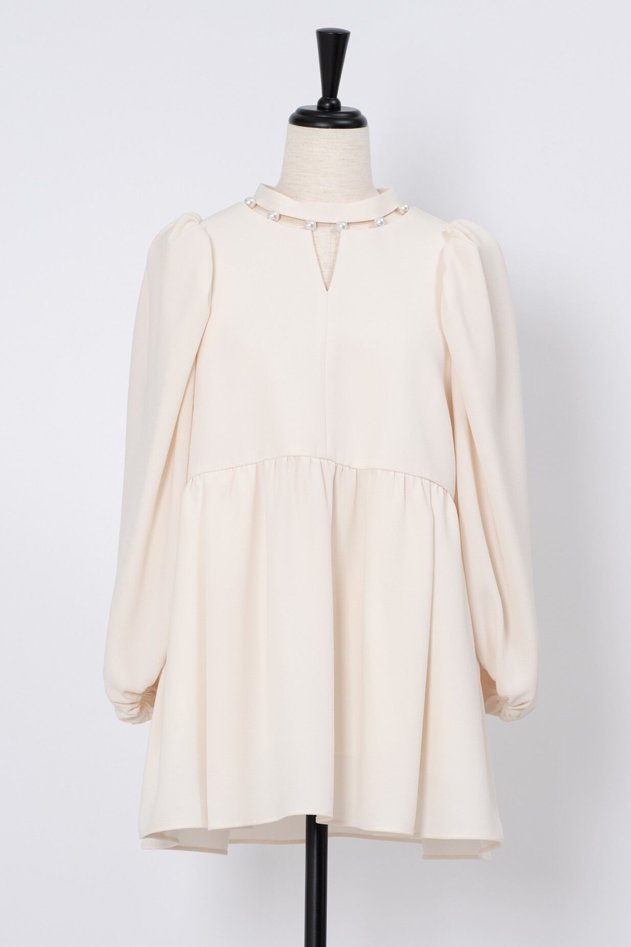 Neck Pearl Blouse OFF WHITE