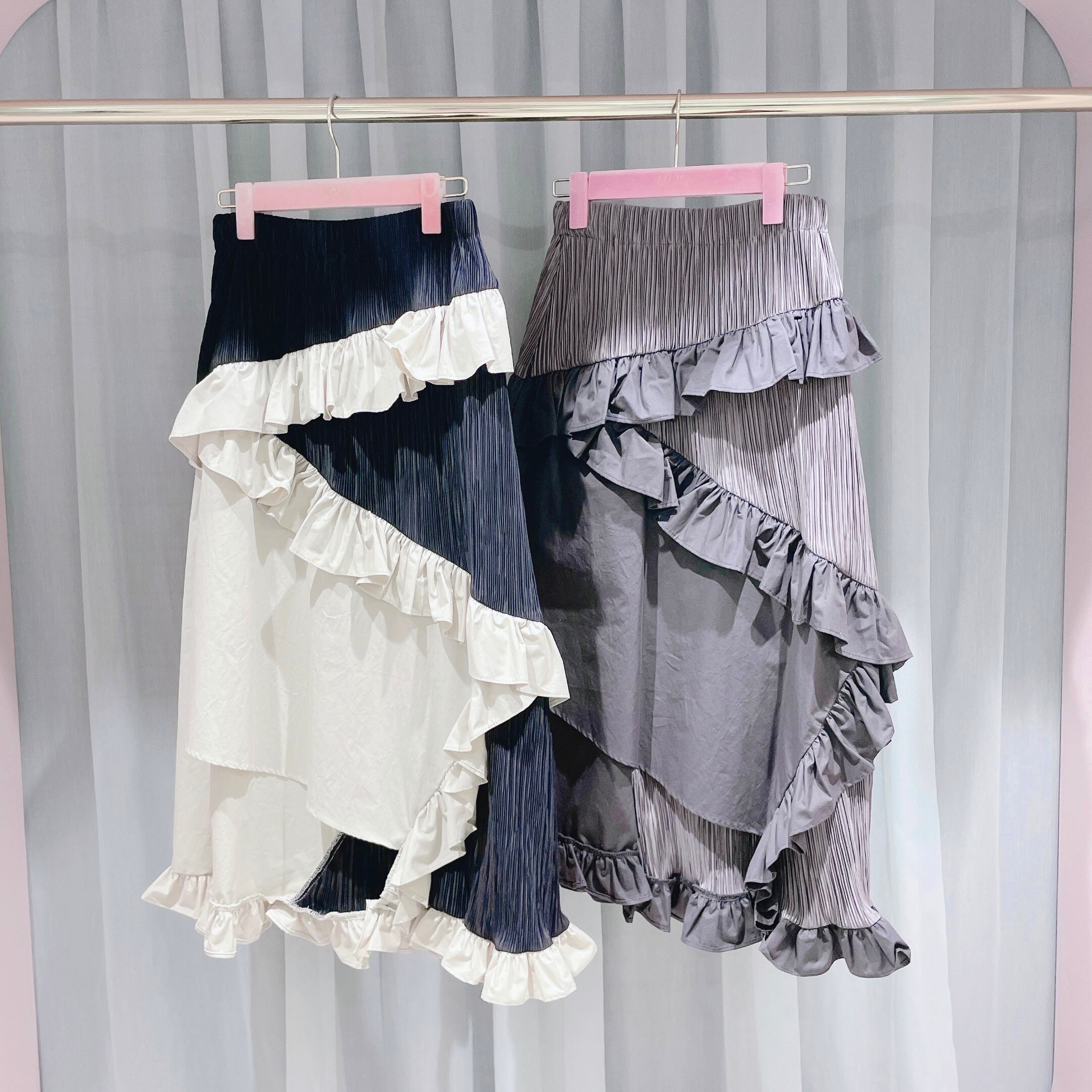 【LITTLE】プリーツアシンメトリースカート | lilLilly official webstore