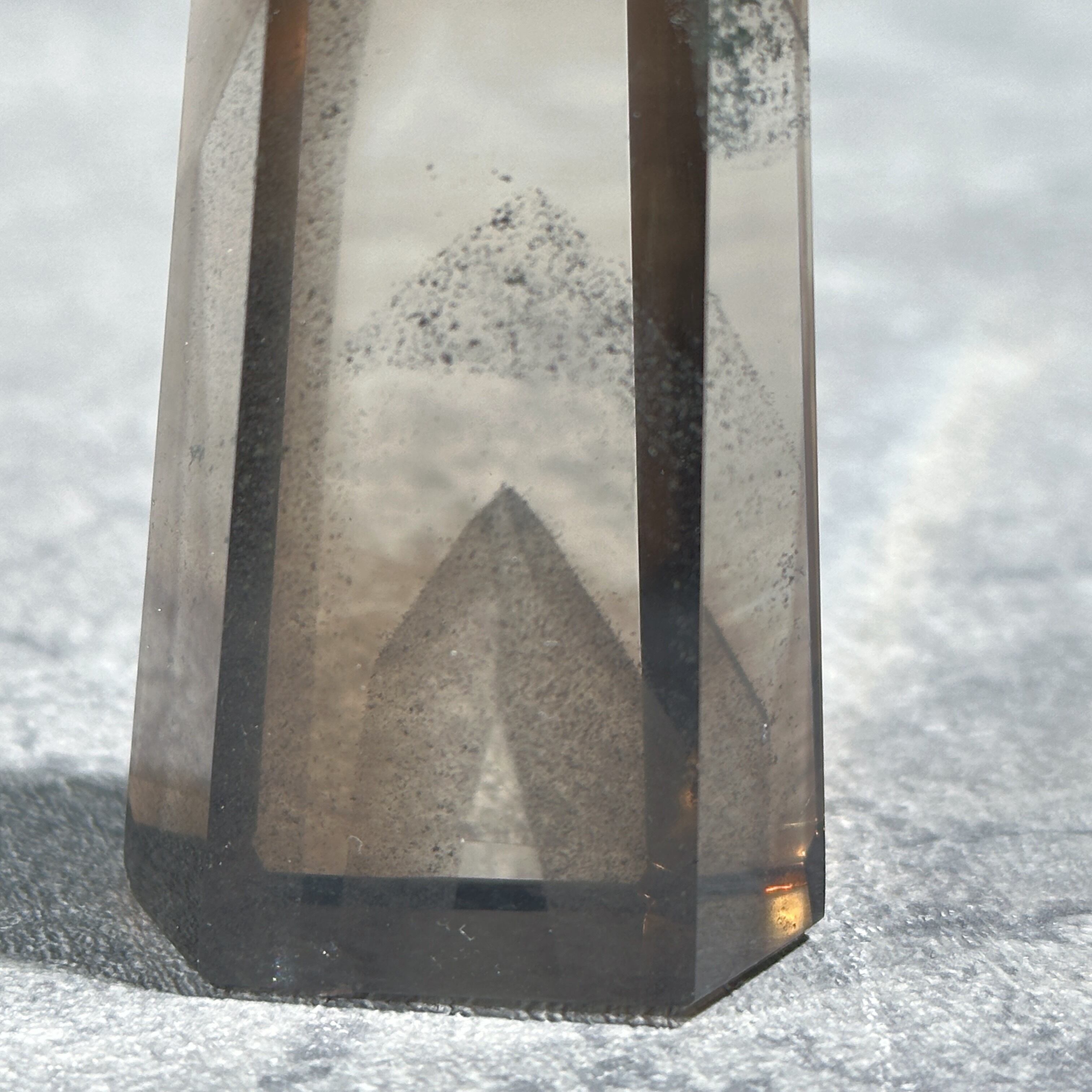 スモーキーファントムクォーツ タワー01◇ Smoky phantom quartz