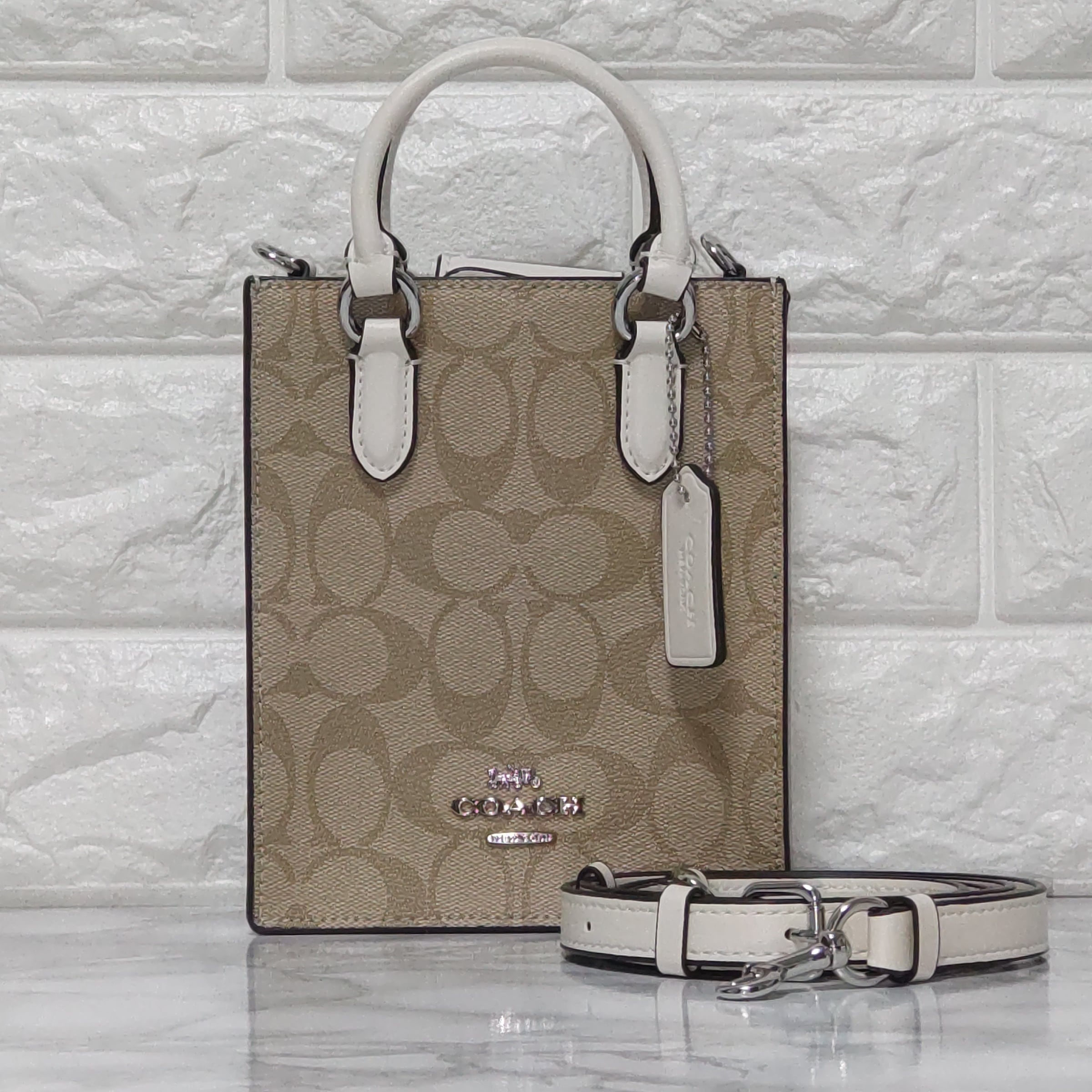 新品未使用COACHバック （新品未使用】COACH コーチバッグ C8562  