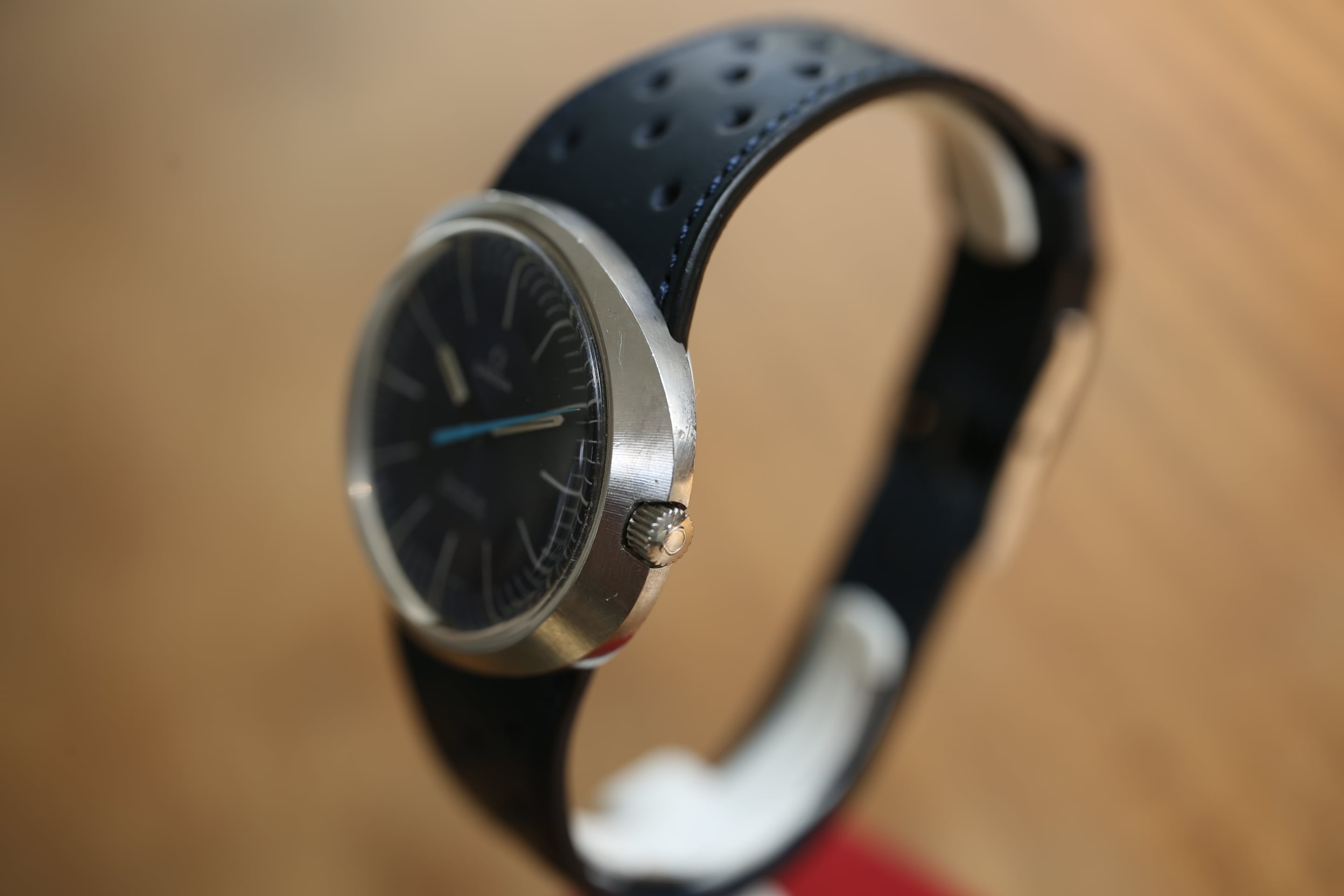 OMEGA】1970's ジュネーブ ダイナミック フルサイズ ネイビー OMEGA】1970's ジュネーブ ダイナミック フルサイズ ネイビー