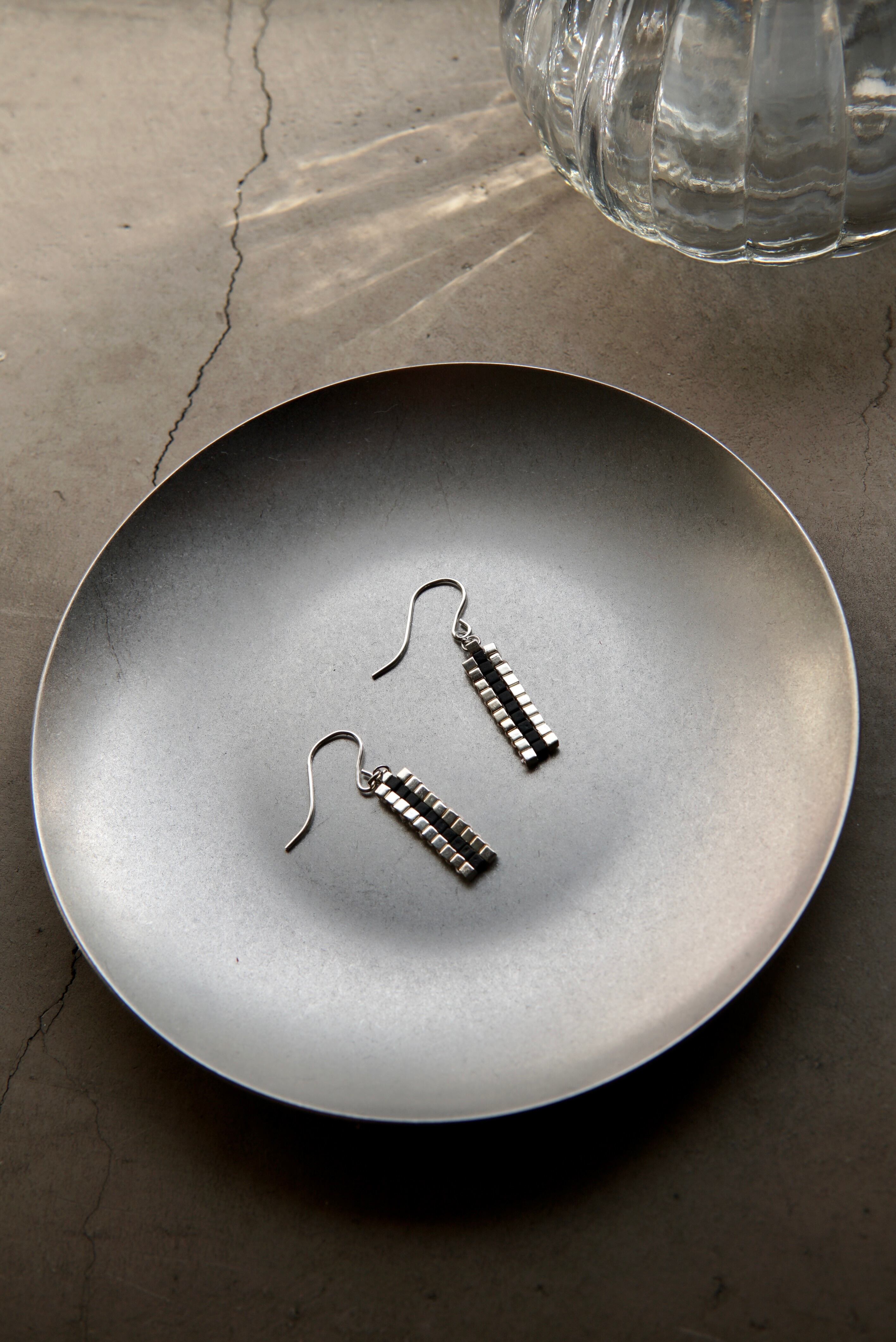 SQUARE SHORT（SILVER＆BLACK）