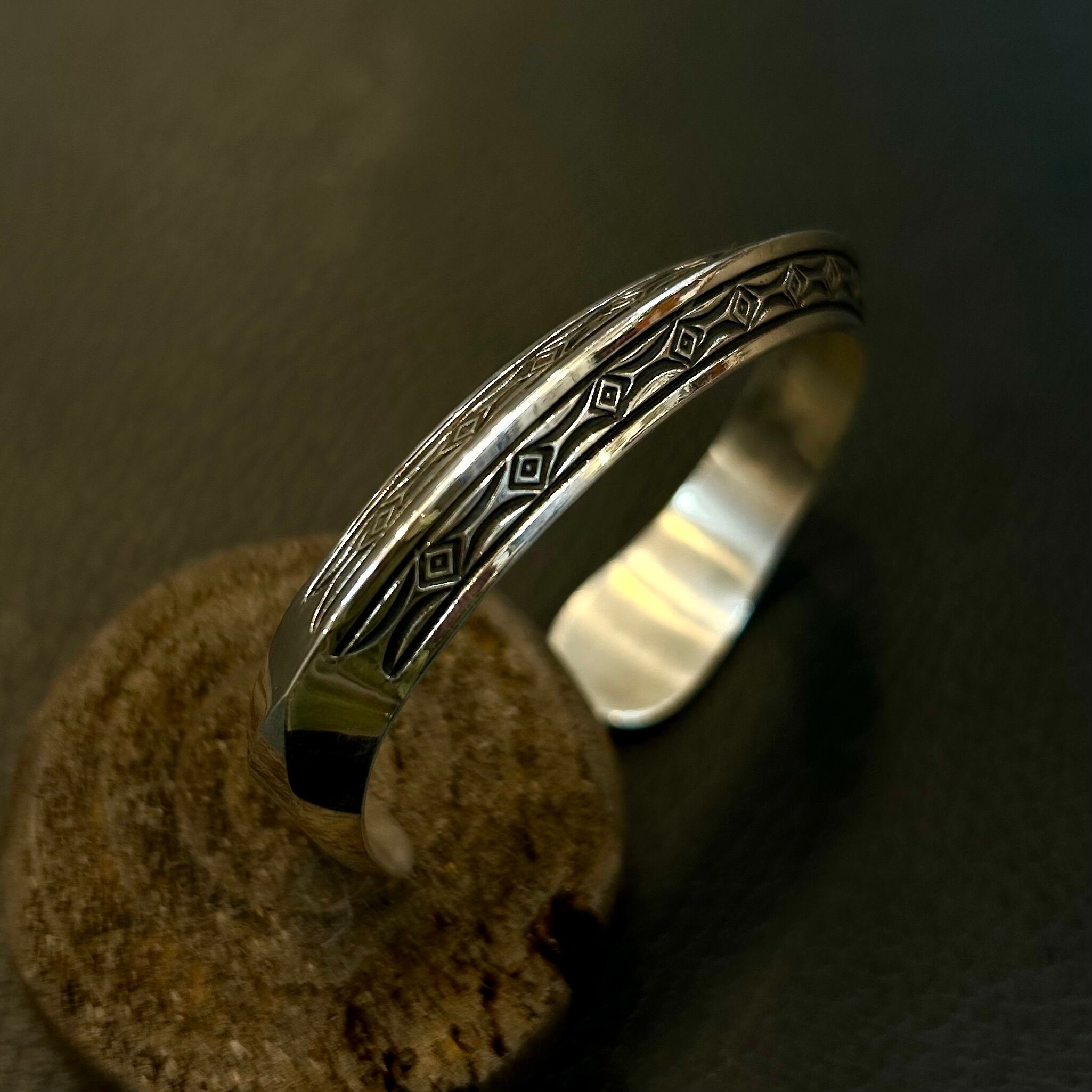 ランドンセカテロ(Landon Secatero) トライアングルバングル