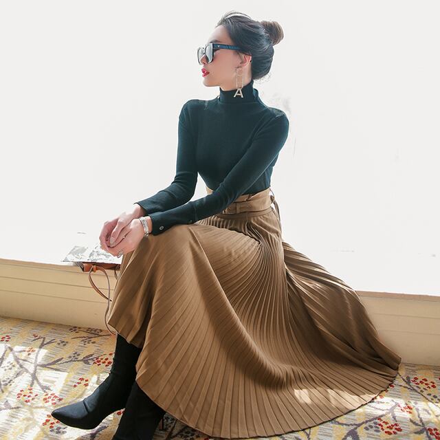 テーラーメイド　タートルネックニット×プリーツスカート リーブボタンタートルネックニット×ハイウエストプリーツロング