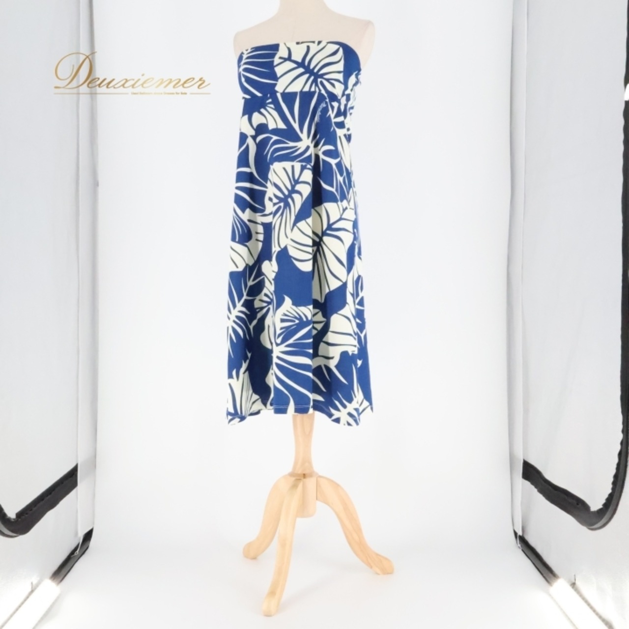 フラダンス 衣装 ワンピース ドレス ブルー系 ホワイト系 ツーカラー チューブトップ かわいい 華やか 鮮やか 明るい 爽やか 青 白 ハワイアン アロハ ハワイアンプリント フラ ダンス レッスン 練習 リゾート ビーチ カジュアル おしゃれ パーティー