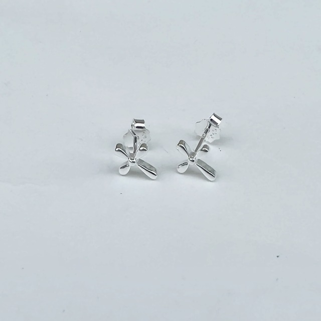 プチ クロス スタッドピアス