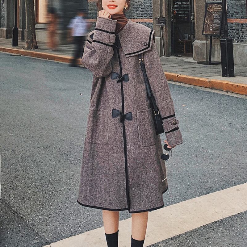 ダッフルコート ロング丈 無地 ゆったり 大人可愛い カジュアル フェミニン こなれ感 秋冬 お出かけ 通勤 通学 デート 女子会 セーラー 街角のカフェテラス