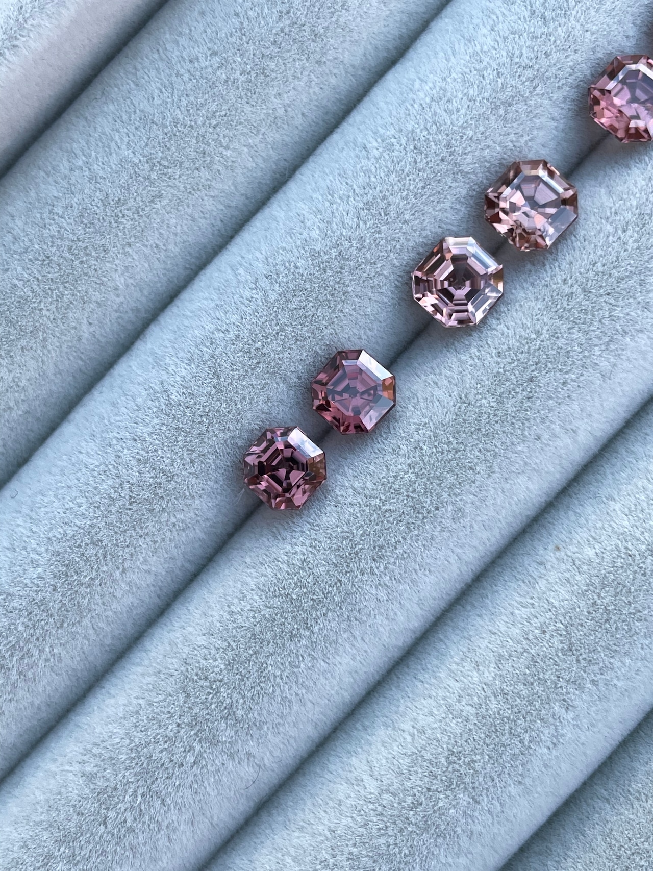 【2ピースペアのセット販売】 ジルコン アッシャーカット ②約5.4mm - タンザニア産