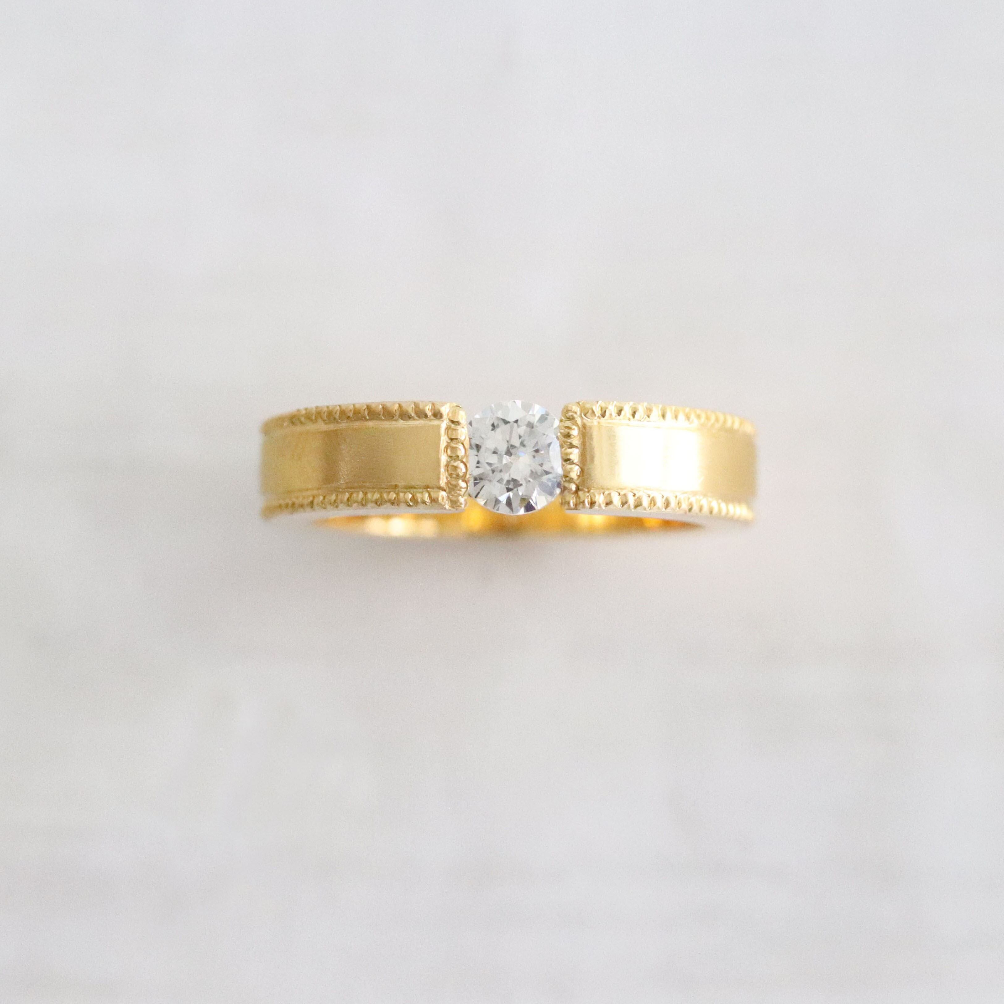 婚約指輪】ミルグレイン枠_はさみ留め_K18YG | Somm Jewelry【ソム