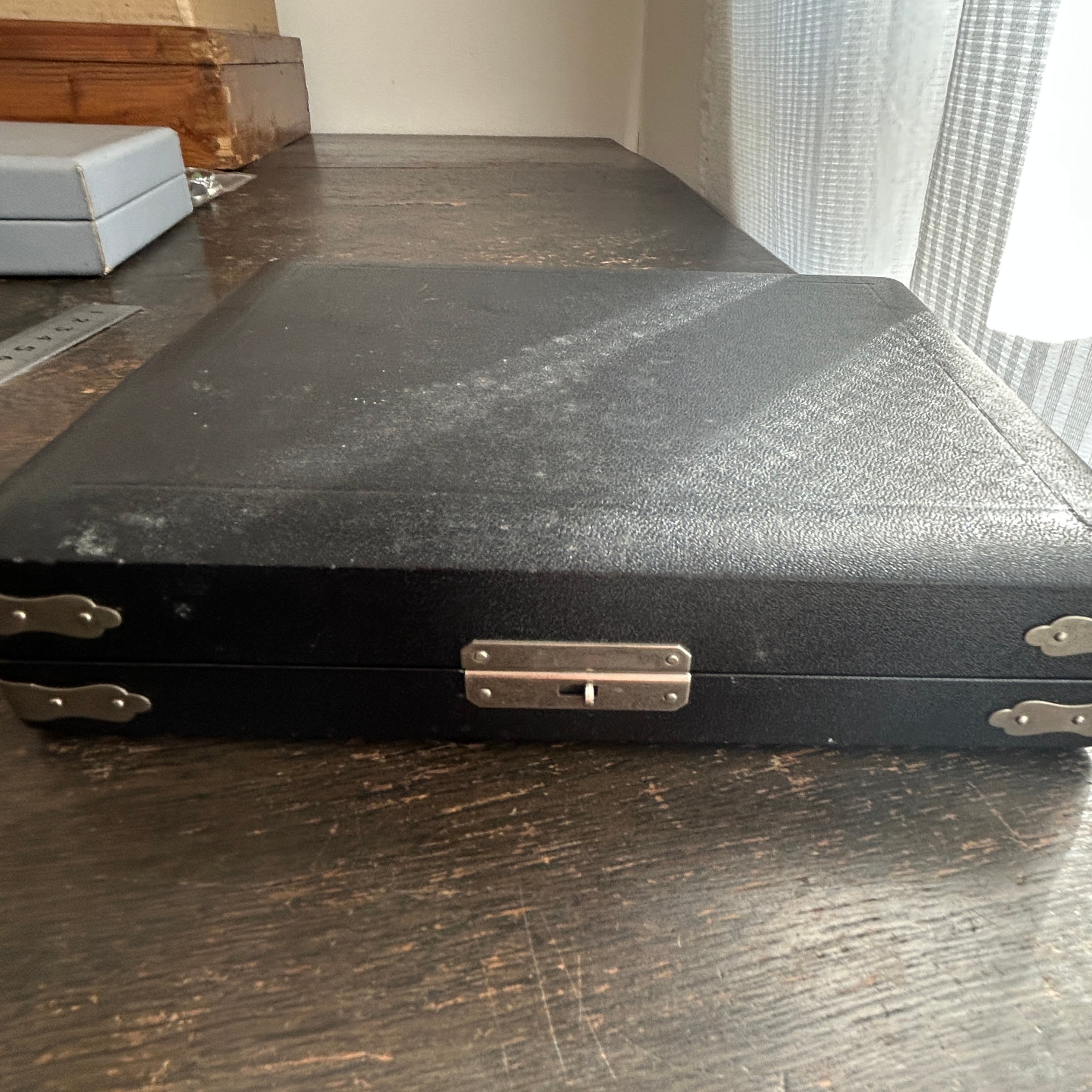 ヴィンテージ　リングコレクションケースD 浅型中、太めリング用