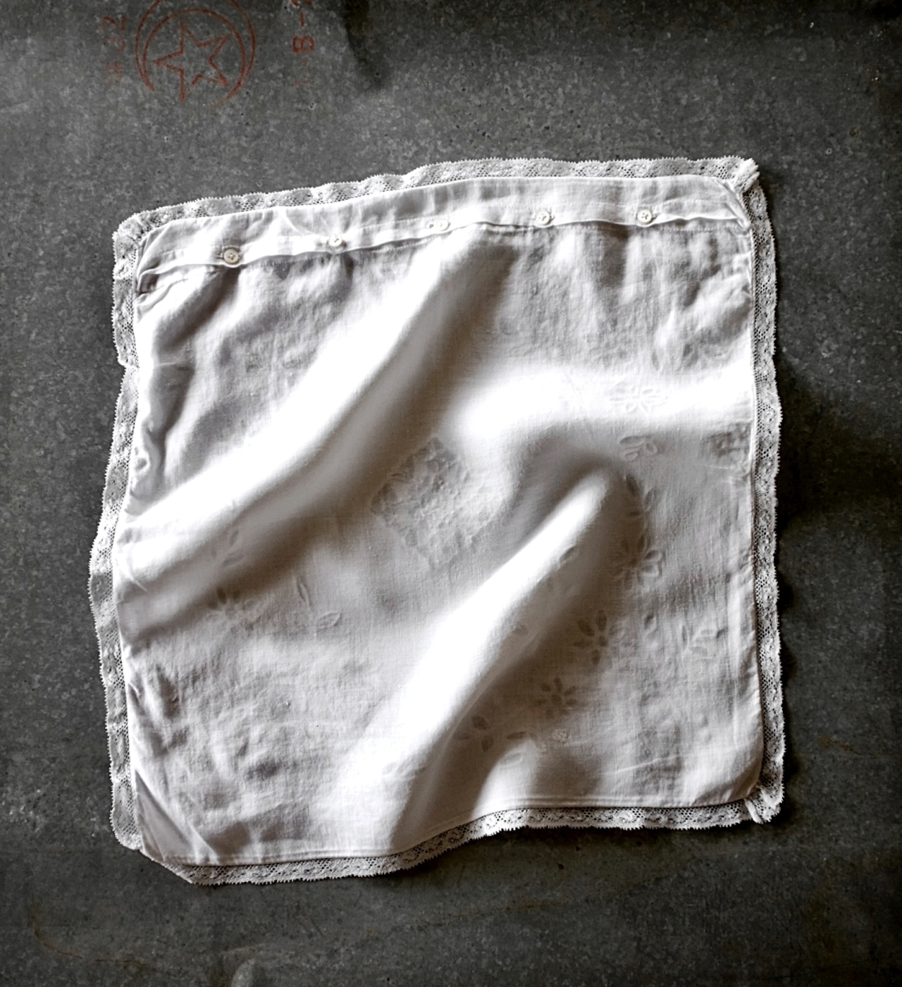 フランス 麻ローン 白星と白花の小宇宙とクッションカバー アンティーク