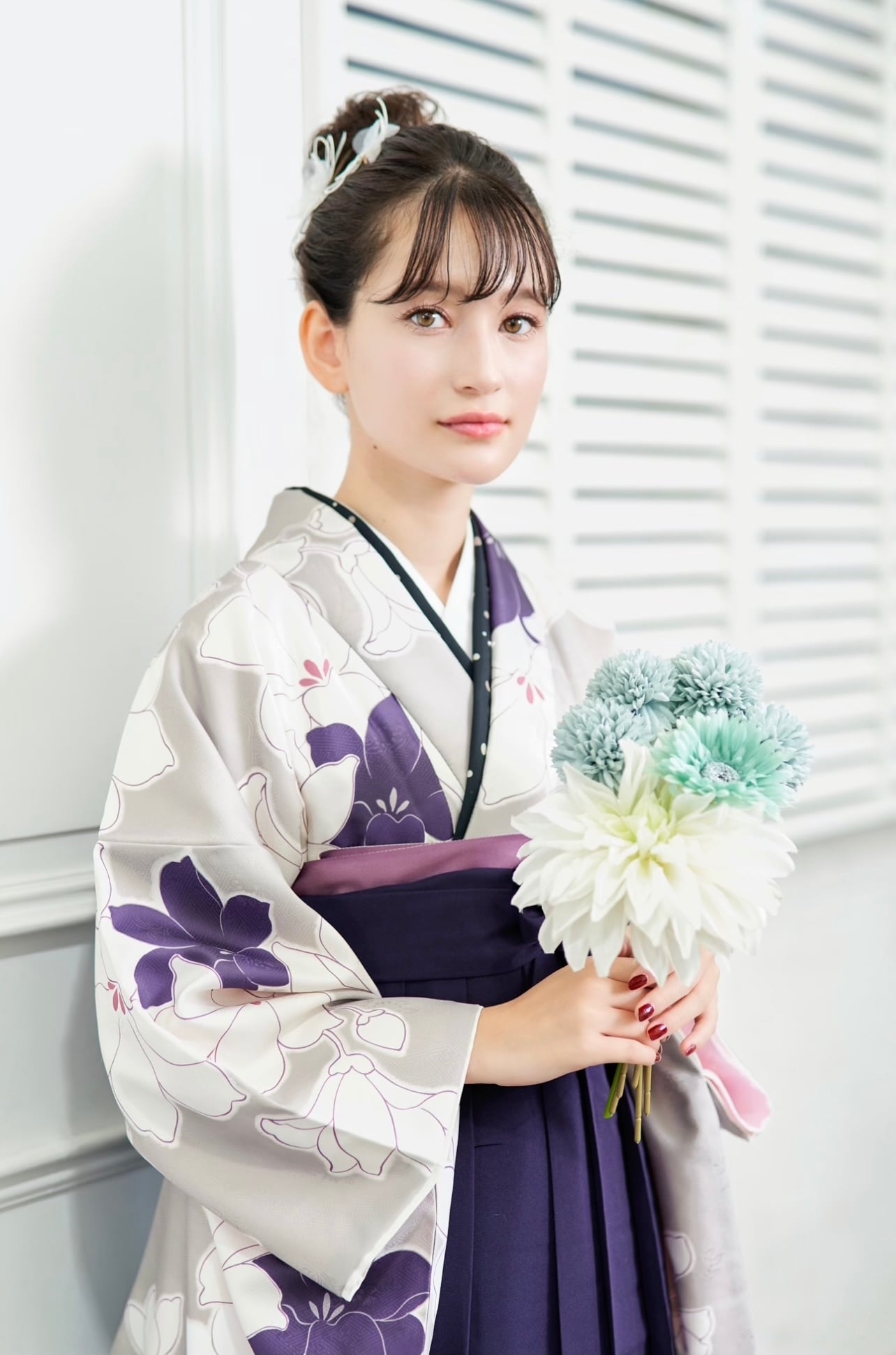 Kimono Sienne 卒業式袴3点セット グレージュ 白 紫 袴 二尺袖着物 袴 卒業式 | Kimono Sienne