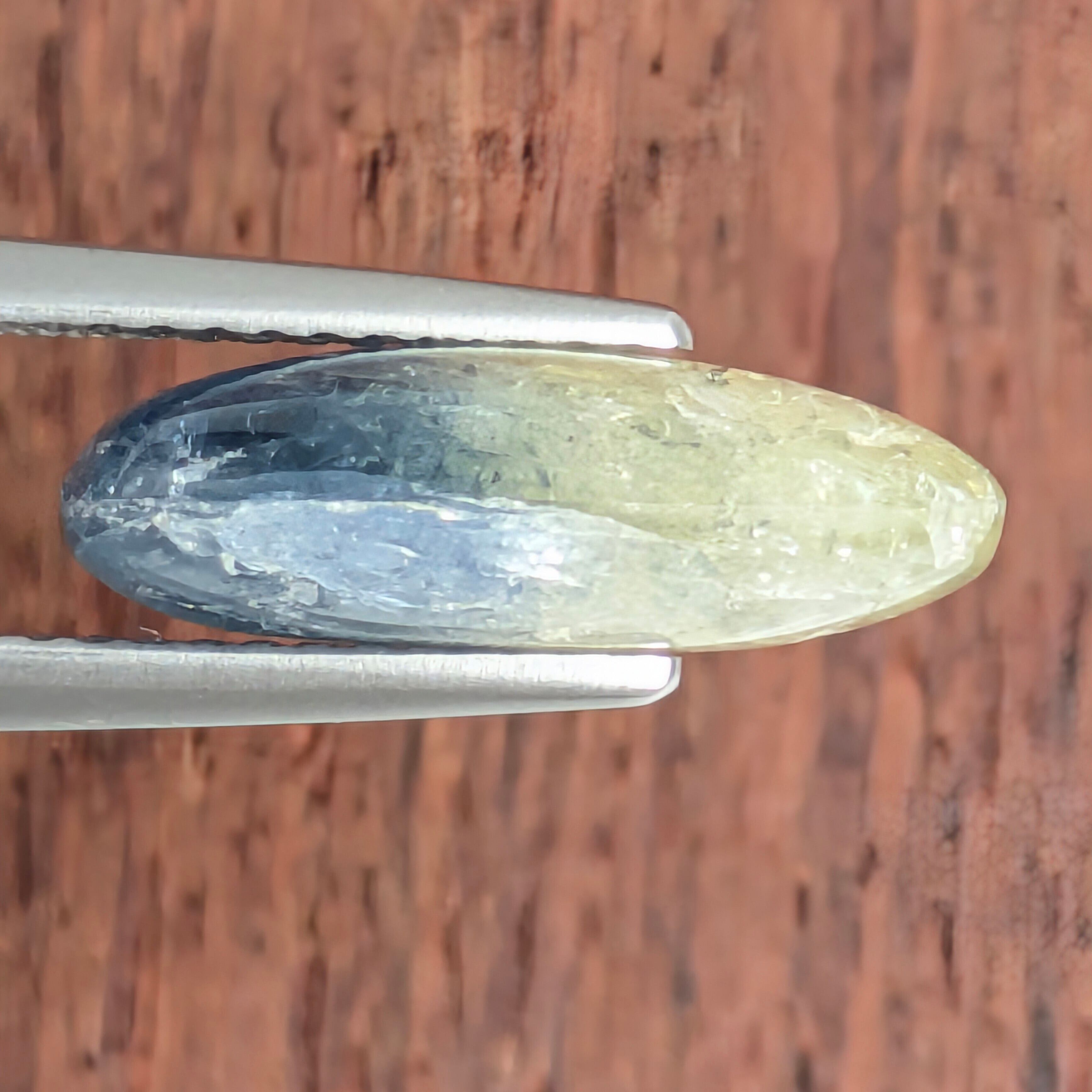 バイカラーサファイアルース ミャンマー・モゴック産8.60ct ミャンマー 