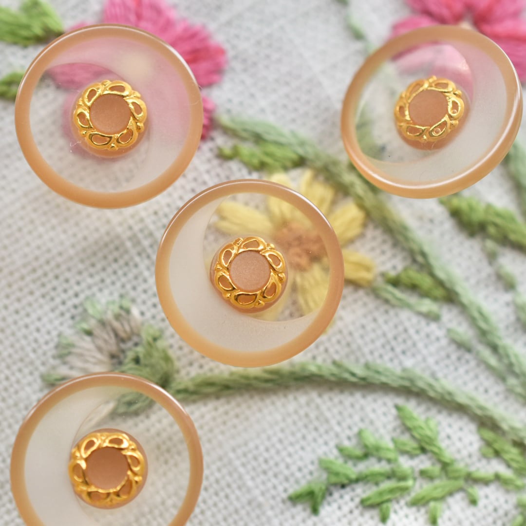 ゴールドフラワー クリア×ベージュリング 15㎜