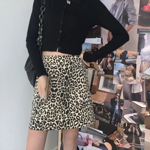 【送料無料】 ミニスカート  ヒョウ柄  Aライン・フレア  ハイウェスト  カジュアル系  大人可愛い  こなれ感  20代・30代  レディースファッション・可愛い  韓国  春  お出かけ・女子会・デイリーユース・お茶会  ホワイト   大きめ・ラージサイズ・プラスサイズ