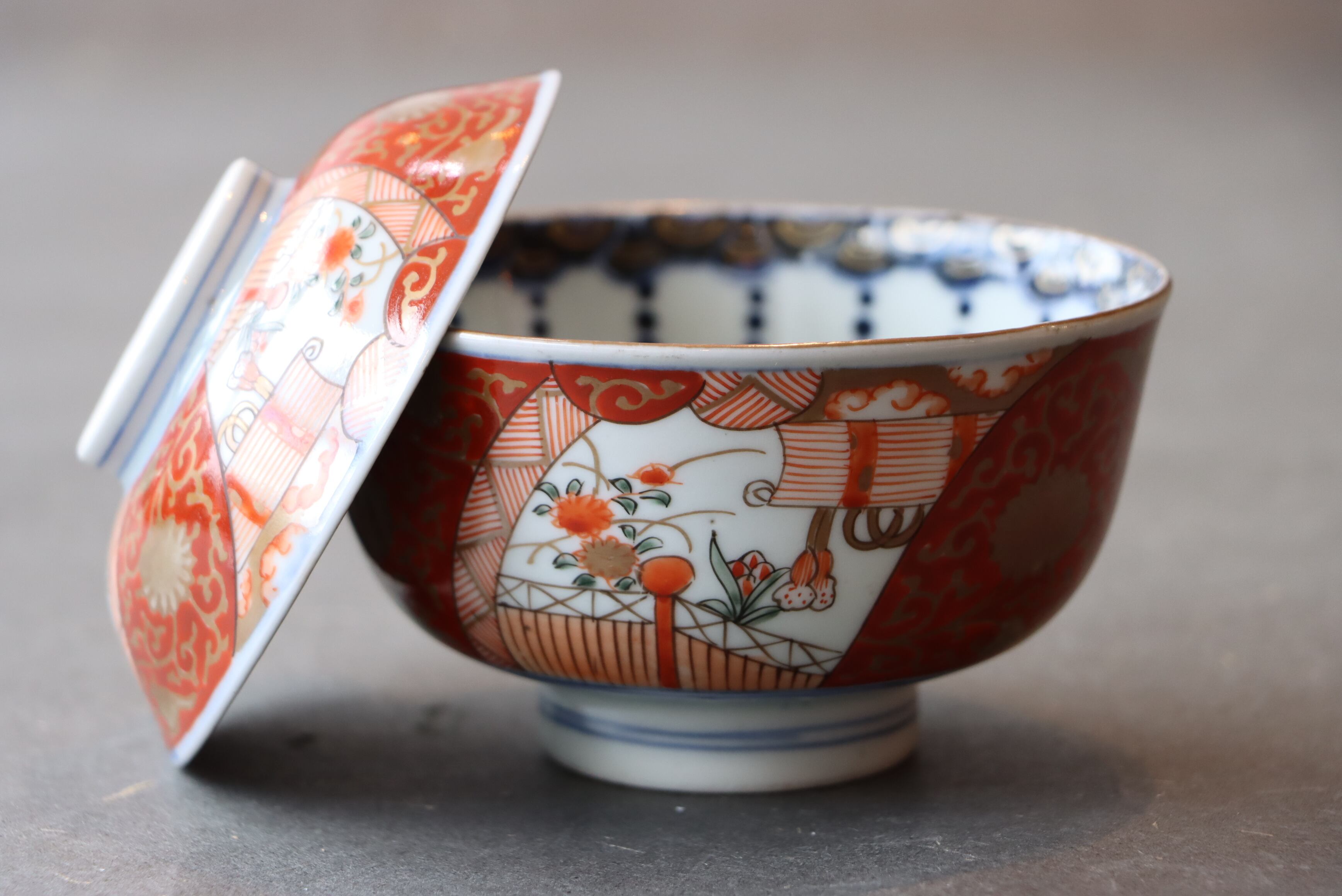 伊万里焼 色絵 花御簾瓔珞文 蓋茶碗/Imari covered bowl | (有)新原美術