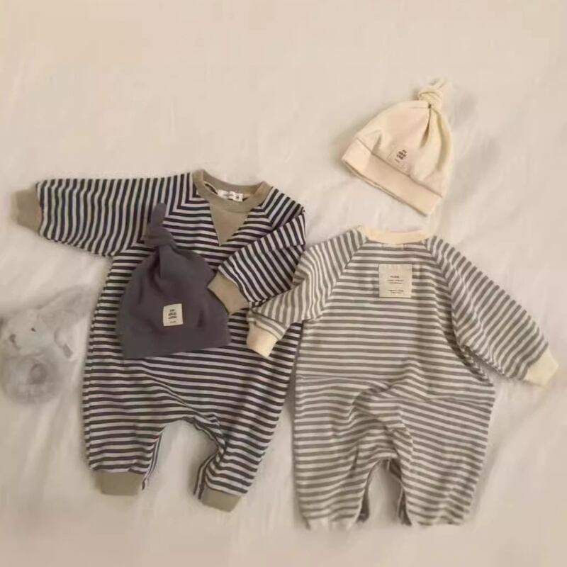 【BABY】秋新作 ボーダー柄ロンパース