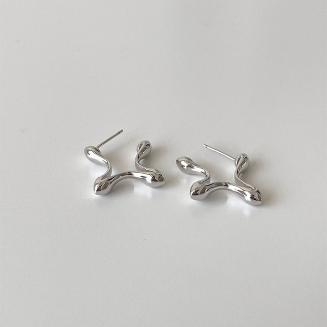 ニュアンスクロスラインフープピアス 1col   R02390