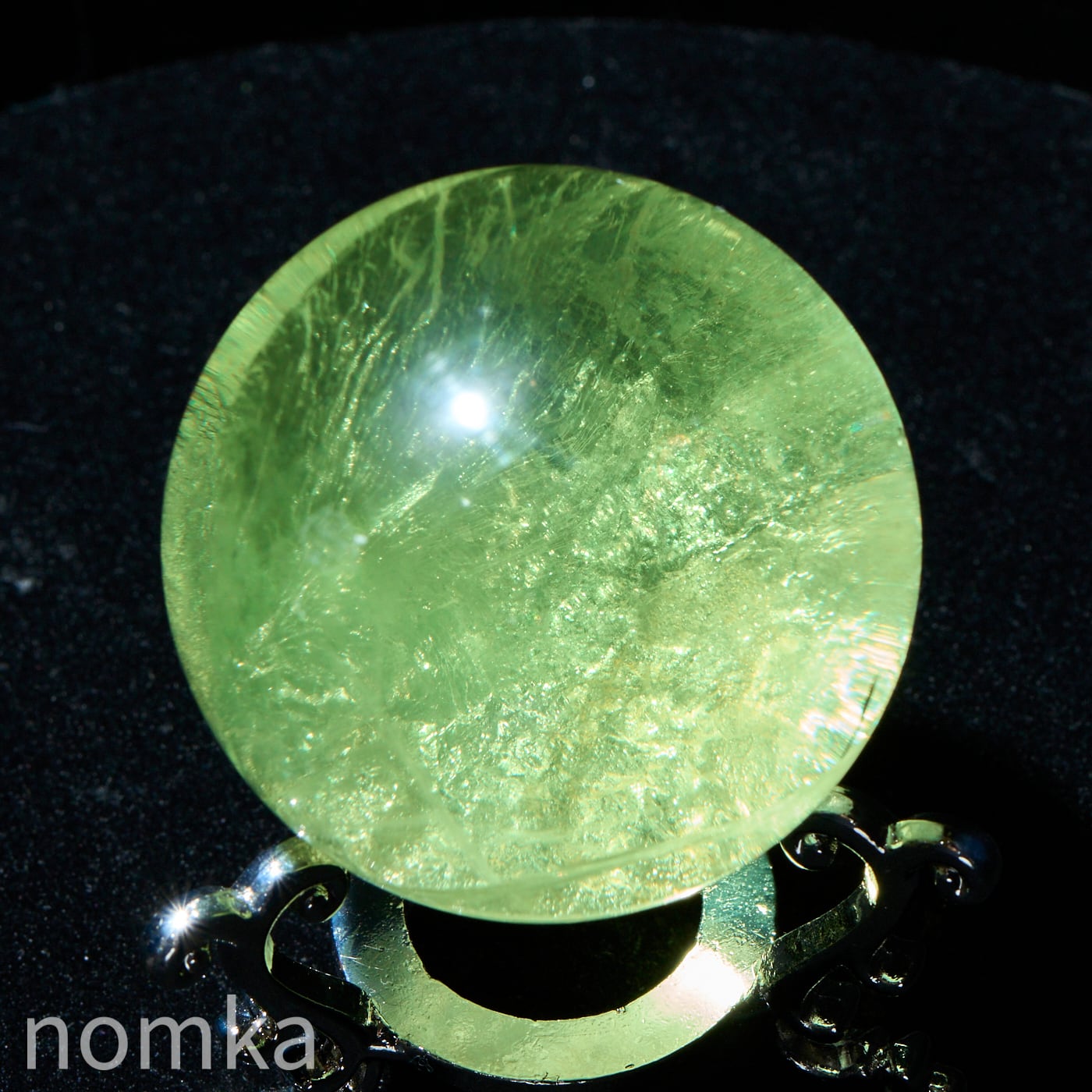 【光溢れる若葉のしずく】高品質グリーンフローライト(AAA) 45.5mmスフィア nsp-0018