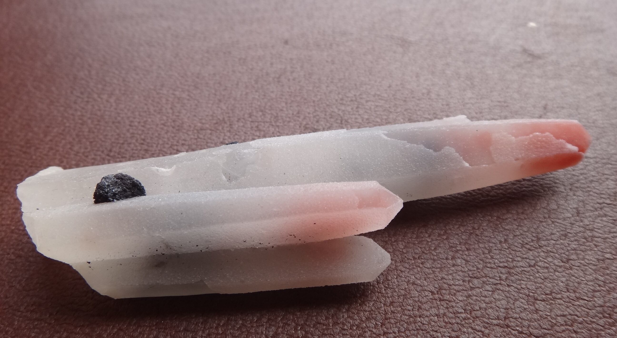 【鉱物商店】水晶、内モンゴル産 中国 内モンゴル産 フローライト・水晶 – 天然石ハッピーギフト