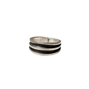 Navajo TOM HAWK 2 line silver ring