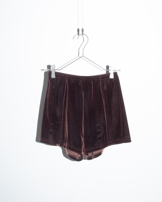 SIMONE WILD - VELVET TOP STITCHED HOT PANTS "NUT"