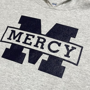 【GILDAN】MERCY マーシー パーカー ロゴ プリントプルオーバー スウェット フーディー hoodie M us古着