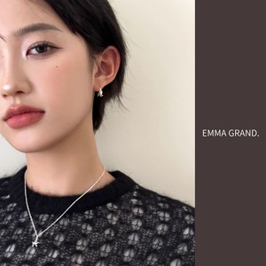 駆ける銀猫のシルバーピアス E00599