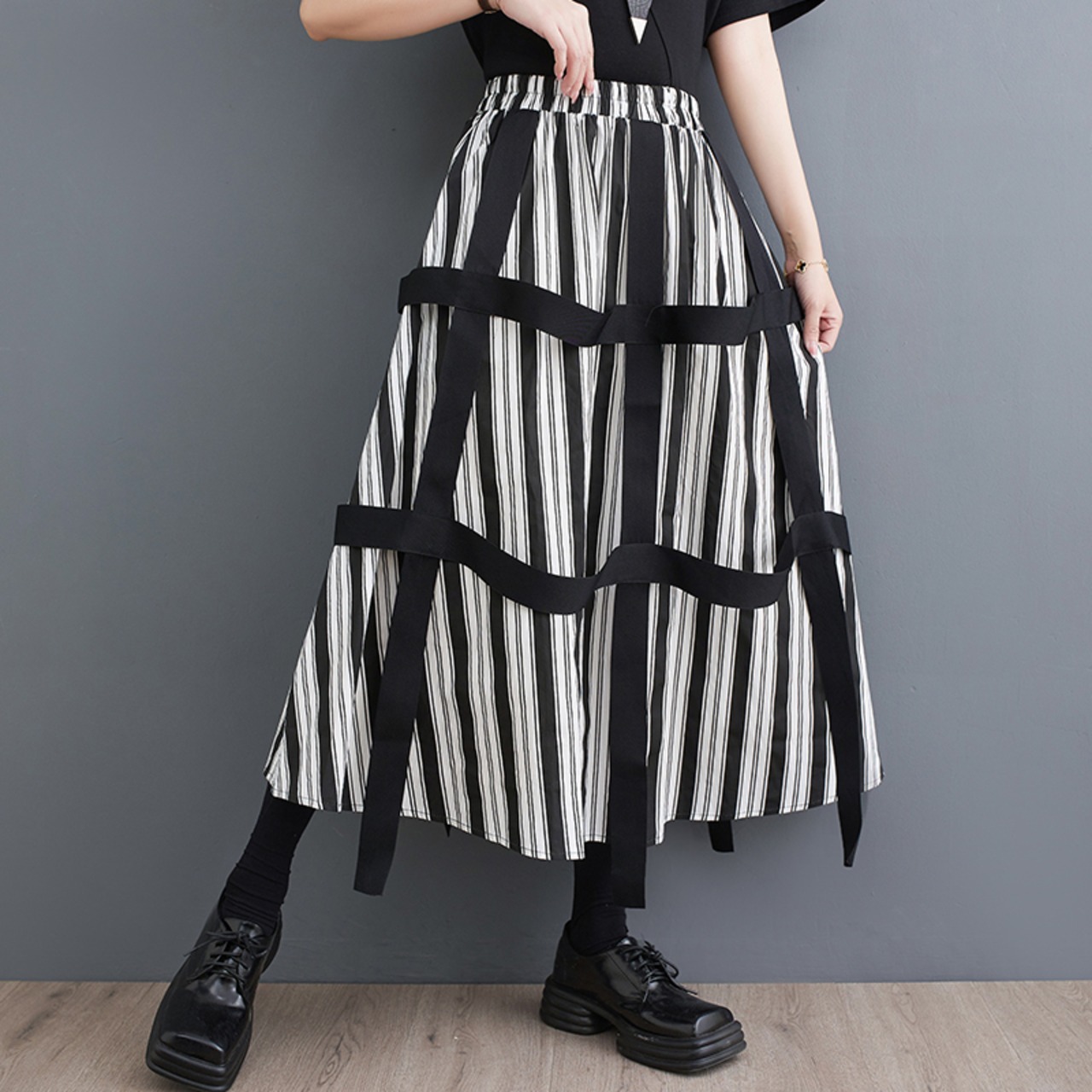 Monochrome Stripe Ribbon Skirt / モノクロ ストライプ リボン スカート