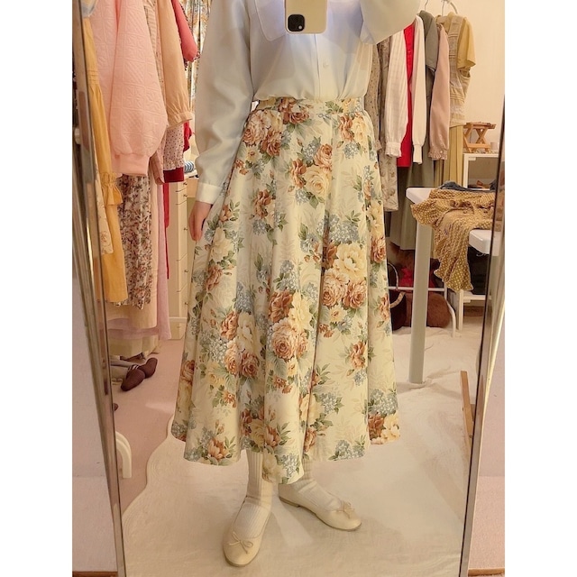 cream antique rose flare skirt
