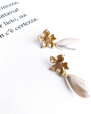 Narcissus pearl pierce (ナーシサス パールピアス)