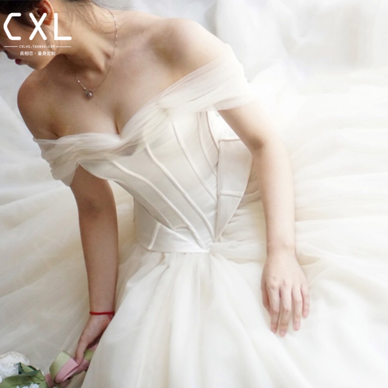 ウエディングドレス プリンセスライン オフショルダー フレアスカート  