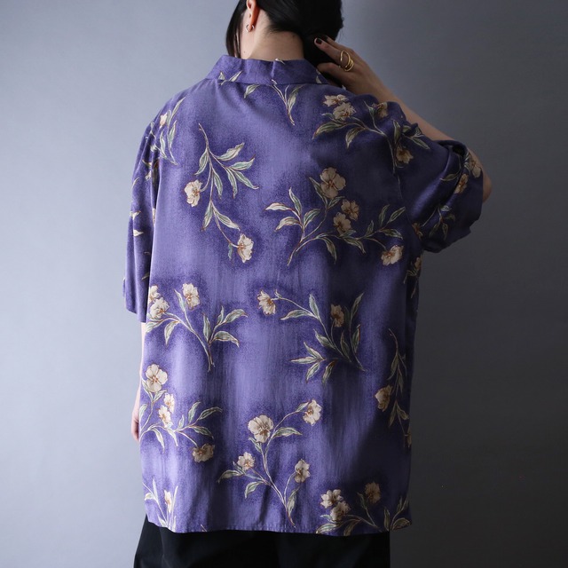 beautiful flower art pattern over silhouette h/s shirt