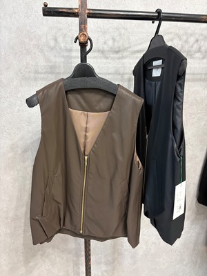 【praia】フェイクレザーバルーンベスト　LEO2687