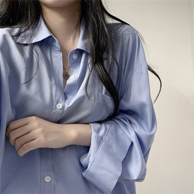 【送料無料】2色 長袖シャツ ブラウス セクシー ロングシャツ 襟付き ロング シャツワンピー 無地 ゆったりめ ビックシルエット 着回し クール カッコイイ カジュアル きれいめ モテる 着痩せ レディース ワンサイズ フリーサイズ 春 夏 秋 ホワイト ブルー 白 青 おしゃれ デート 大人可愛い お出かけ 存在感 こなれ感 抜け感 普段使い デイリー使い 休日 主役級 インスタ映え 韓国ファッション 海外トレンド 大人気 高見え 流行 10代 20代 30代 40代 プチプラ db3914