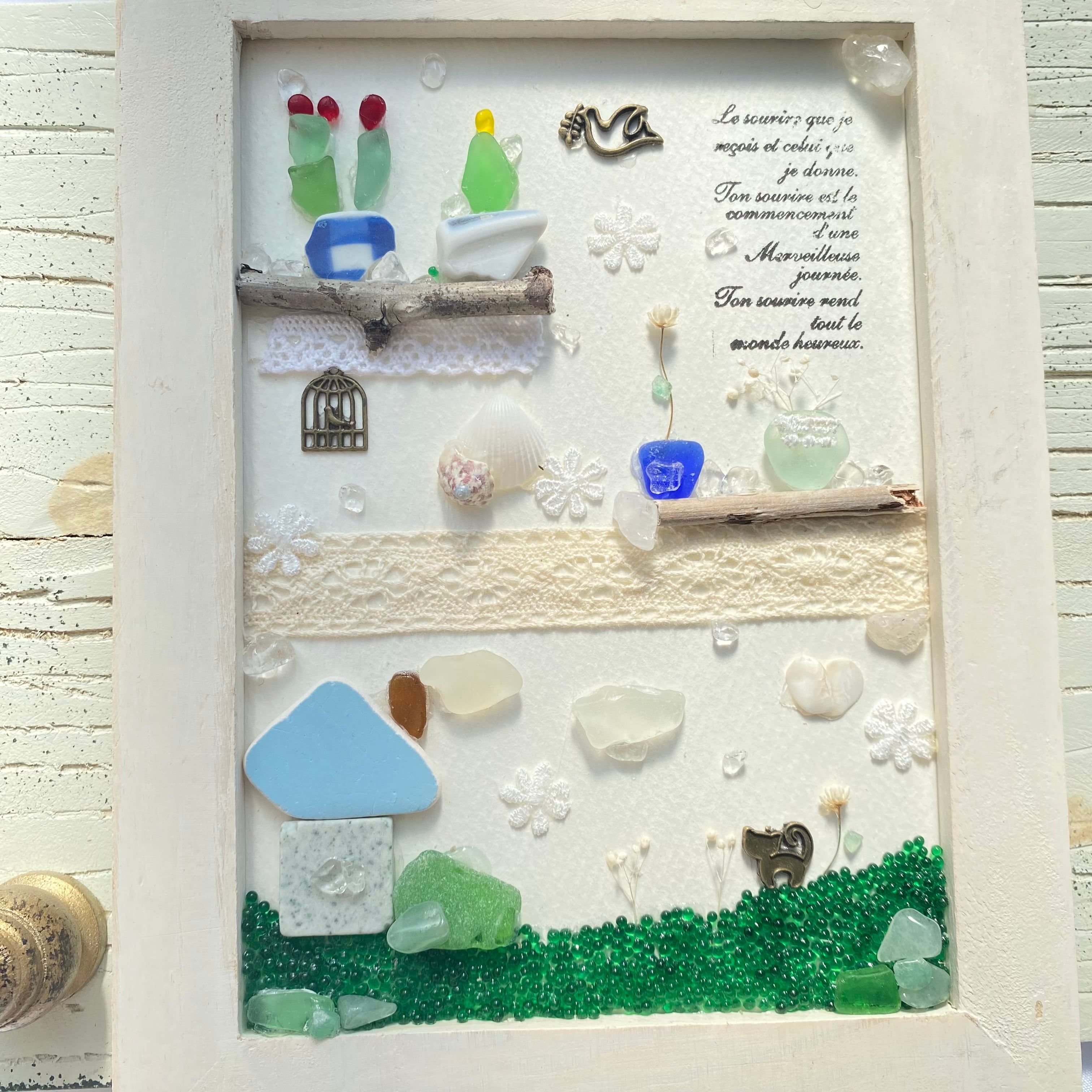 "猫と小鳥の癒しの風景。"