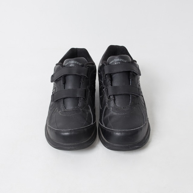 2000s "New Balance" velcro designed leather low cut shoes