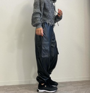 ミカーレミカーレ MICALLEMICALLE　エコレザージョグカーゴパンツ　MMG145PCC